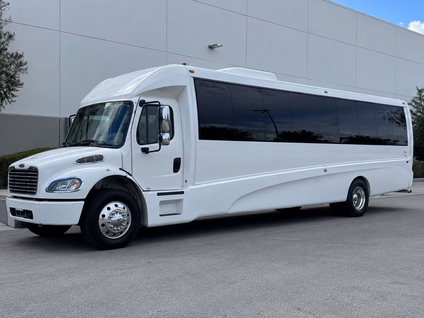 Boulder boulder winery tour pub crawl party bus rental party bus exterior