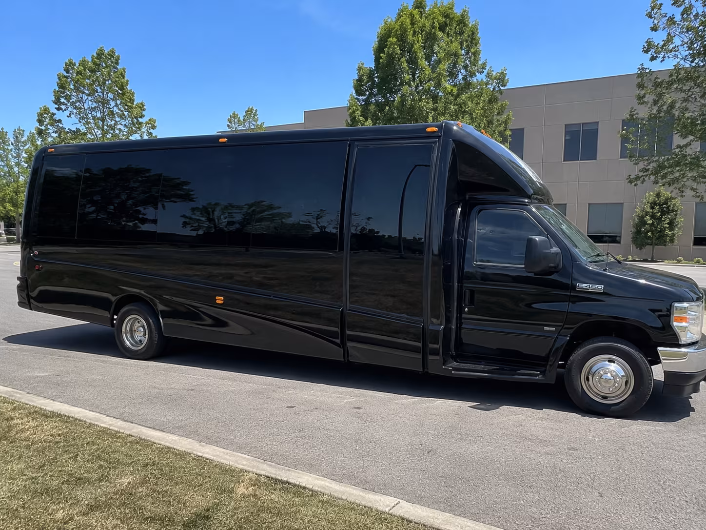 Boulder Winery Tour & Pub Crawl Transportation group transportation